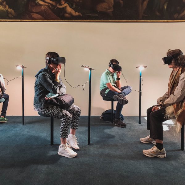 Gli eventi phygital del futuro: tra strumenti IoT e AI